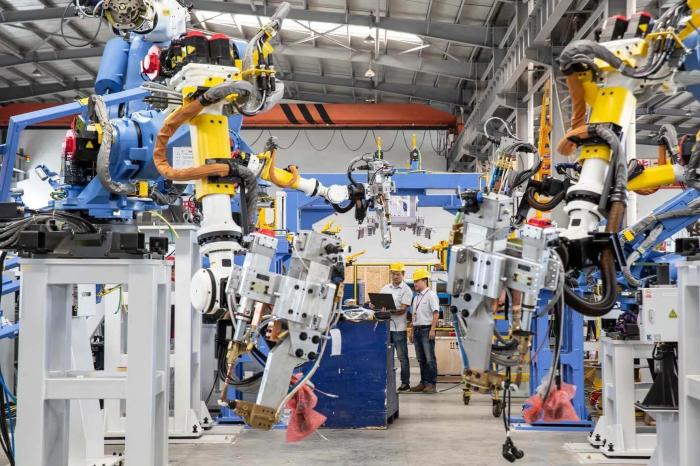 Analysis of the Advantages of Different Materials in Large-scale Machinery Processing