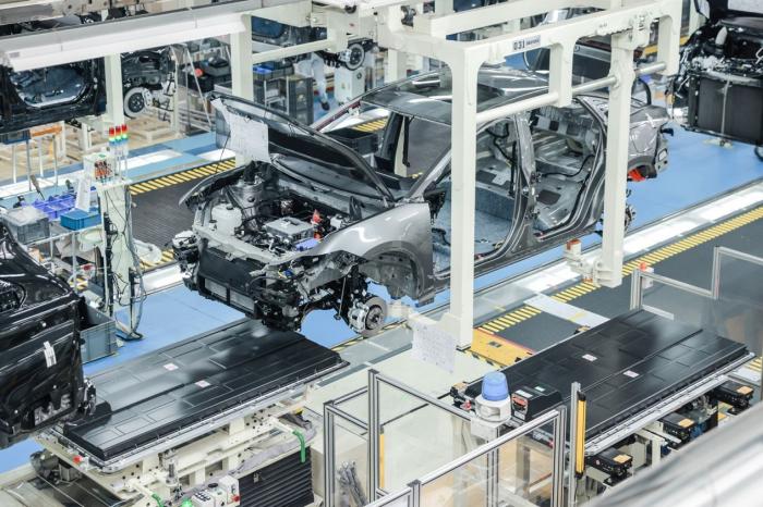 Implements Comprehensive First-Level Maintenance for CNC Mold Processing
